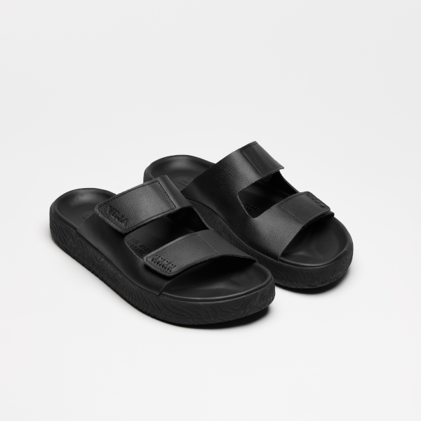 VEJA Etna Leather (black)