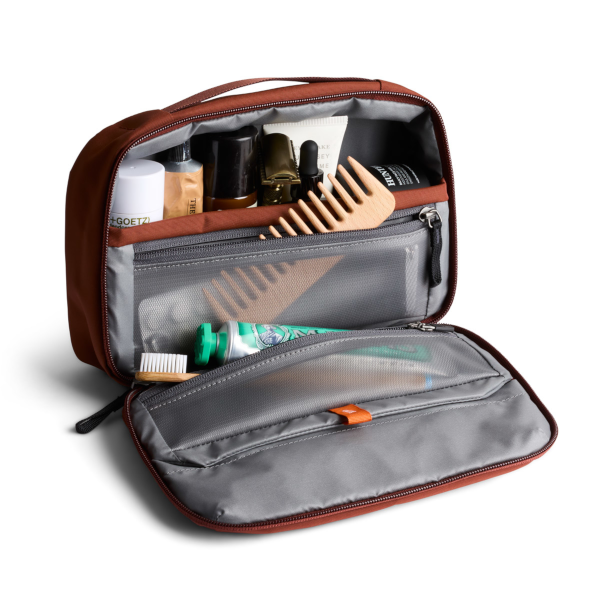 Bellroy Hanging Toiletry Kit (clay)