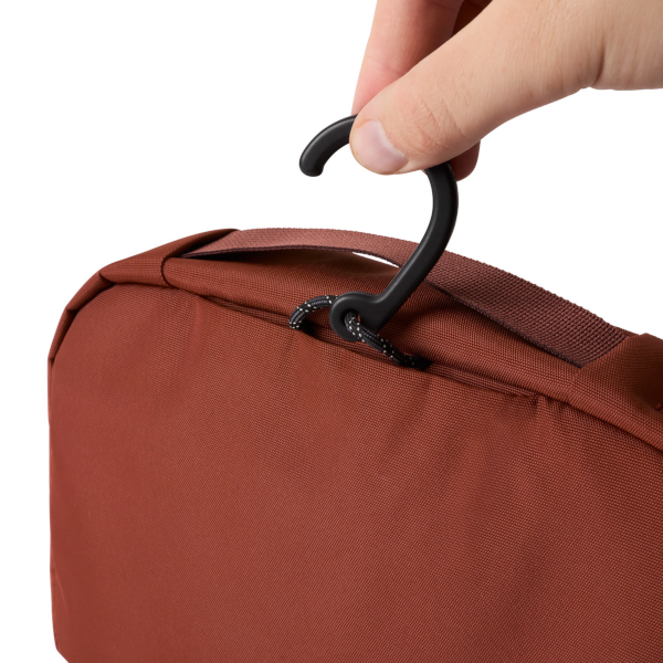 Bellroy Hanging Toiletry Kit (clay)