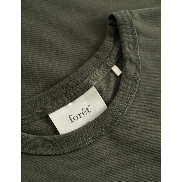 Forét East Tee (dark moss)