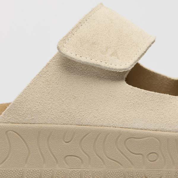VEJA Etna Suede (pierre almond)