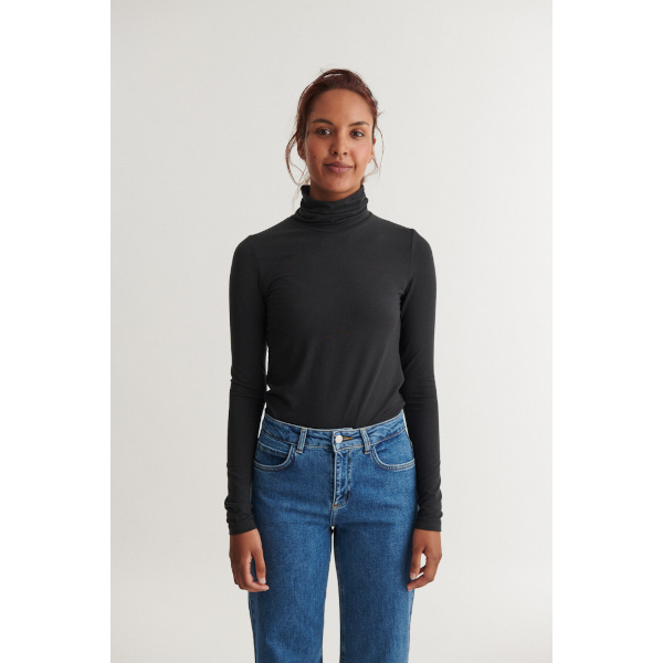 Basic Apparel Joline T-Neck (black)