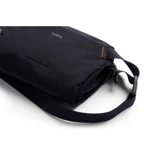 Bellroy Lite Sling Mini (black)