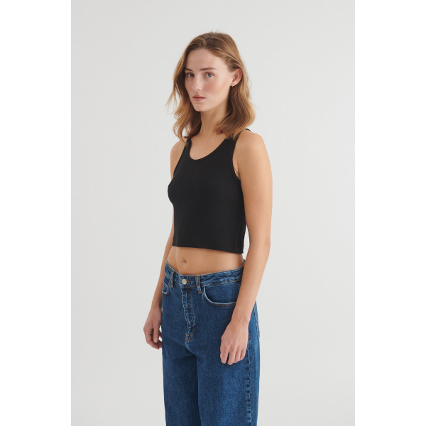 Basic Apparel Ludmilla Crop Tank (black)