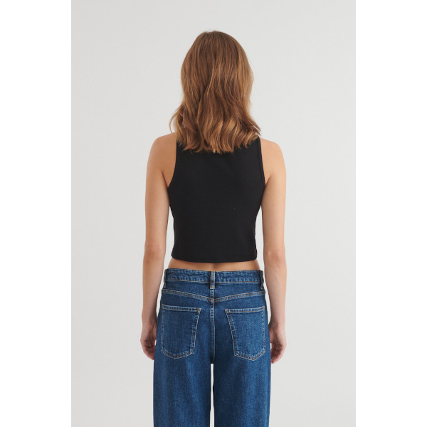 Basic Apparel Ludmilla Crop Tank (black)