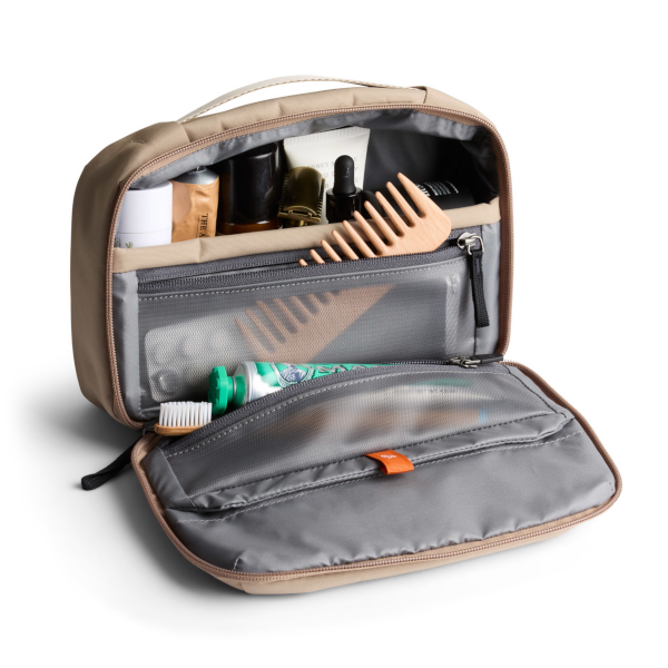 Bellroy Hanging Toiletry Kit (stone)