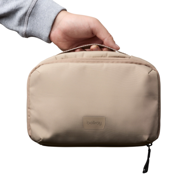 Bellroy Hanging Toiletry Kit (stone)